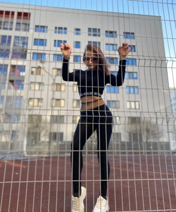 Проститутка Сюра